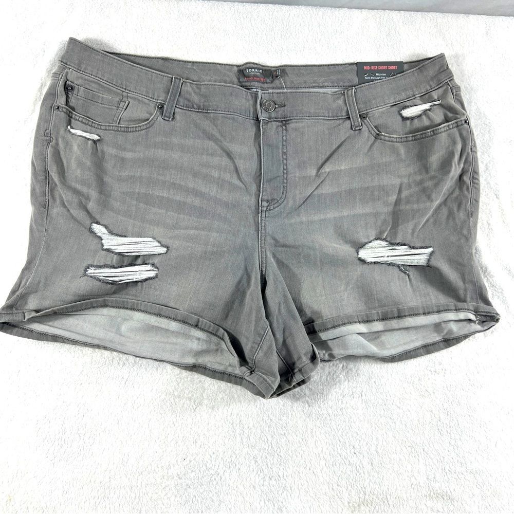 NWT Womens Torrid Mid Rise Shortie Short Super Soft Grey Wash 0575